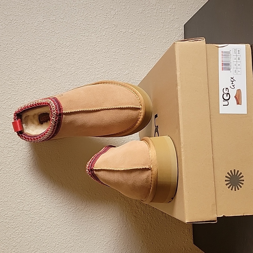 UGG Tasman Platform